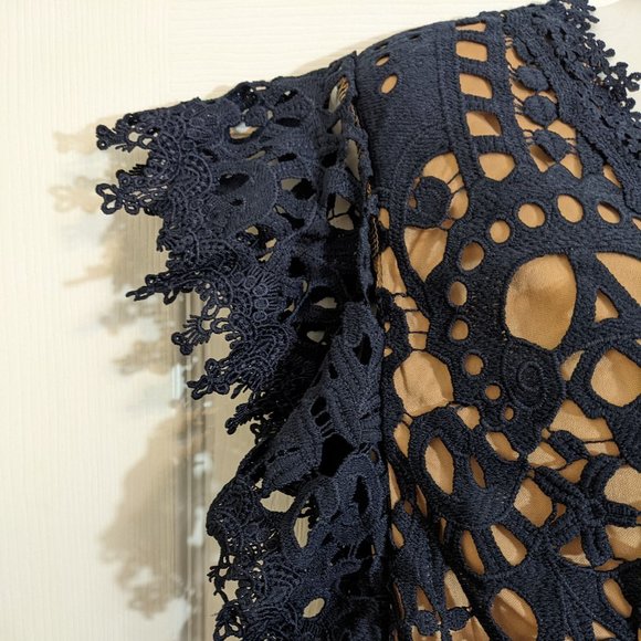 For Her NYC Navy Crochet Floral V Neckline Cap Sleeve Peplum Style Blouse - XL - Picture 3 of 13